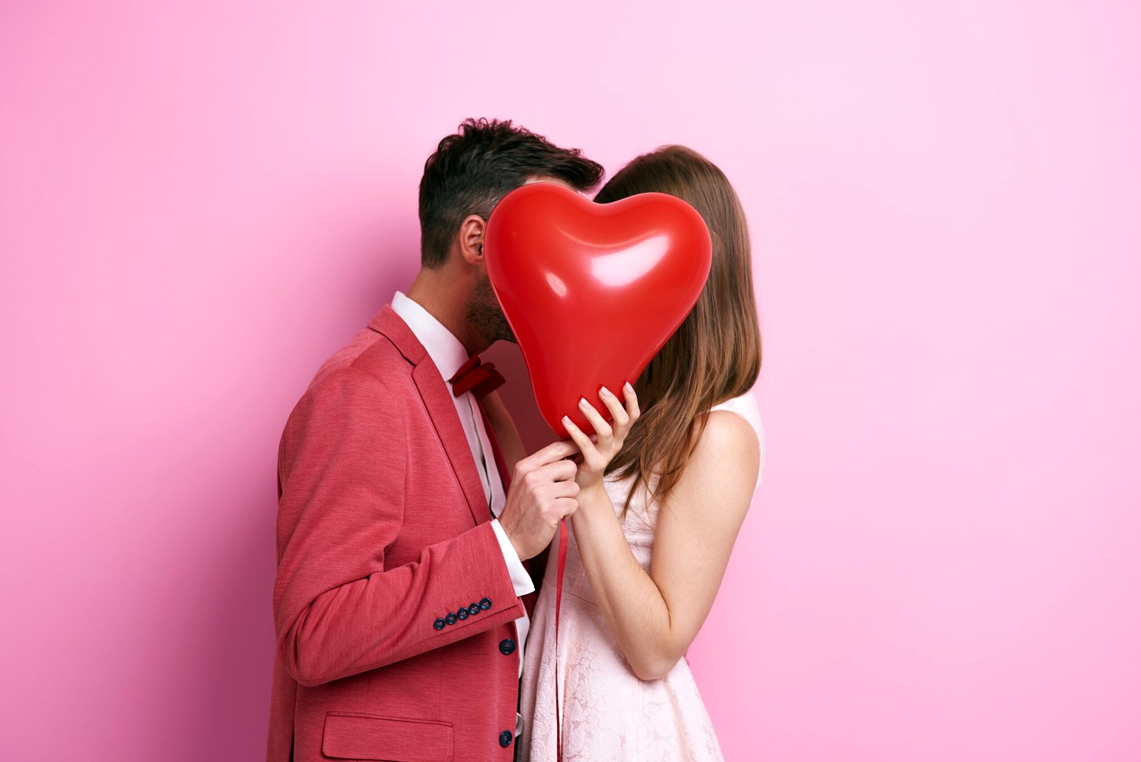 Love and Marketing How to Craft a Winning Valentine's Day Strategy 